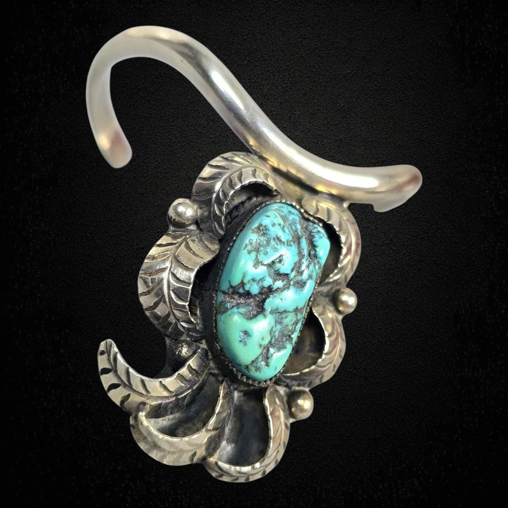 Vintage 70s Era Navajo Single-Shank Turquoise Sweater Cuff Bracelet C.M. Skeets - Picture 7 of 13